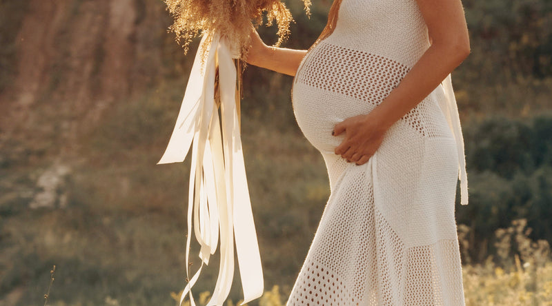 Tips on dressing boho style when pregnant.